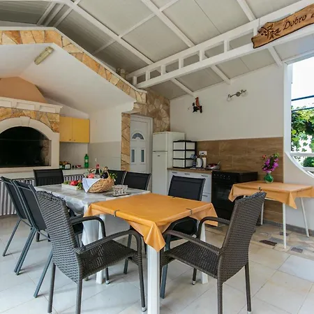 Apartment Studio Gradac 5198c Gradac (Split-Dalmatia)